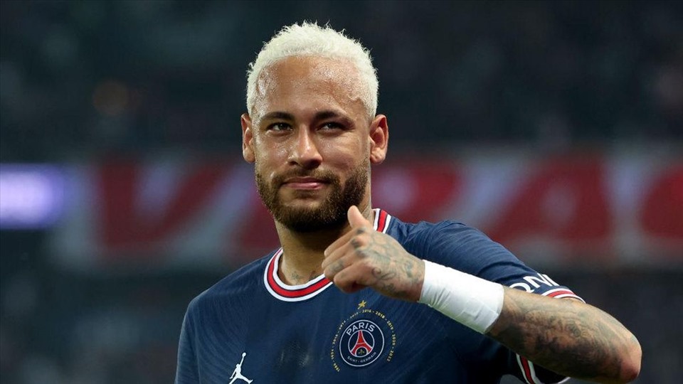Neymar (Paris Saint-Germain) - 100 triệu euro